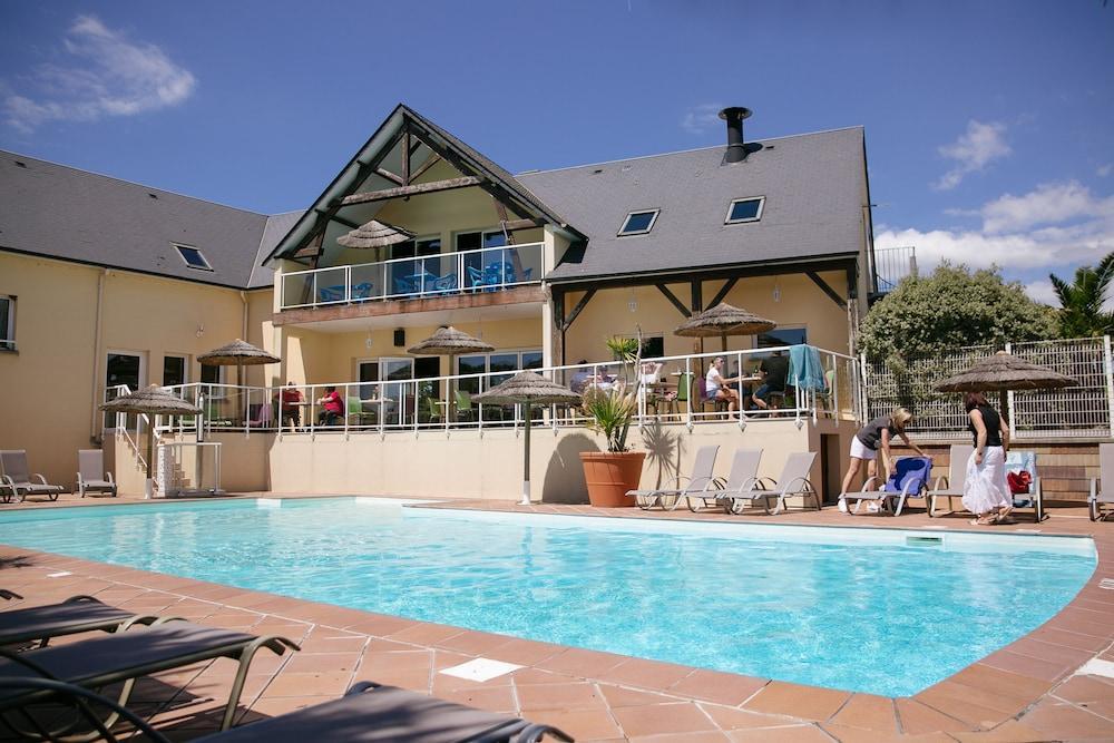Camping Saint Michel Courtils Экстерьер фото
