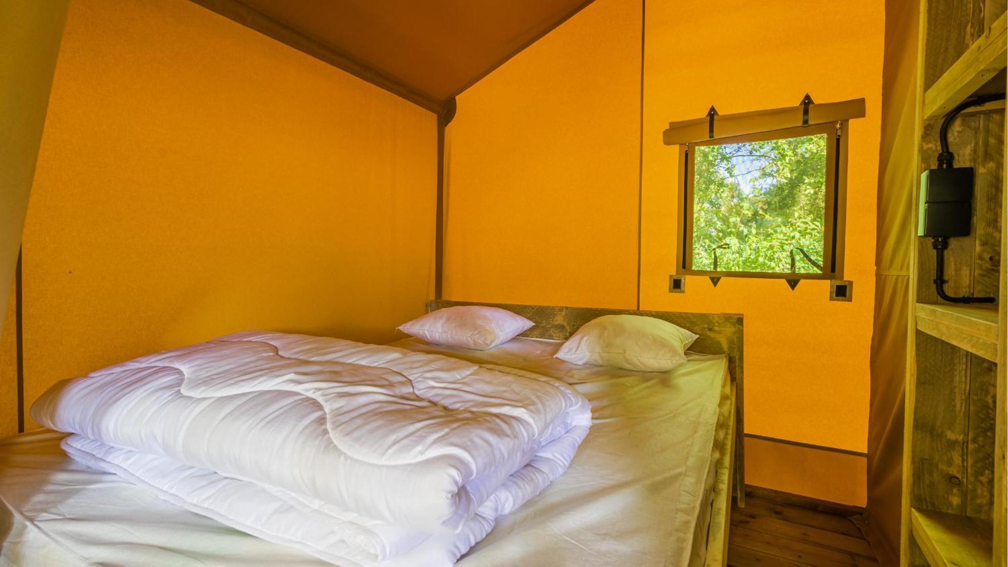 Camping Saint Michel Courtils Экстерьер фото