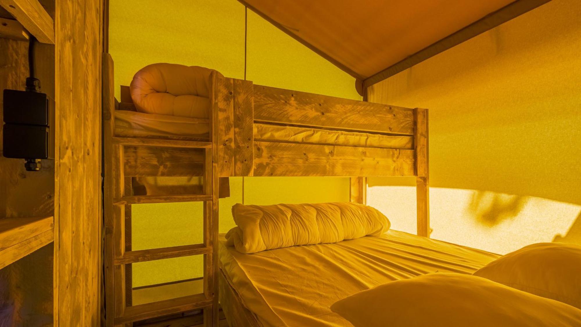 Camping Saint Michel Courtils Экстерьер фото