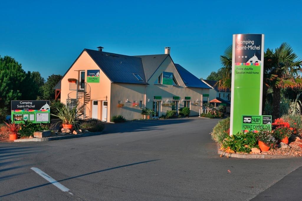 Camping Saint Michel Courtils Экстерьер фото