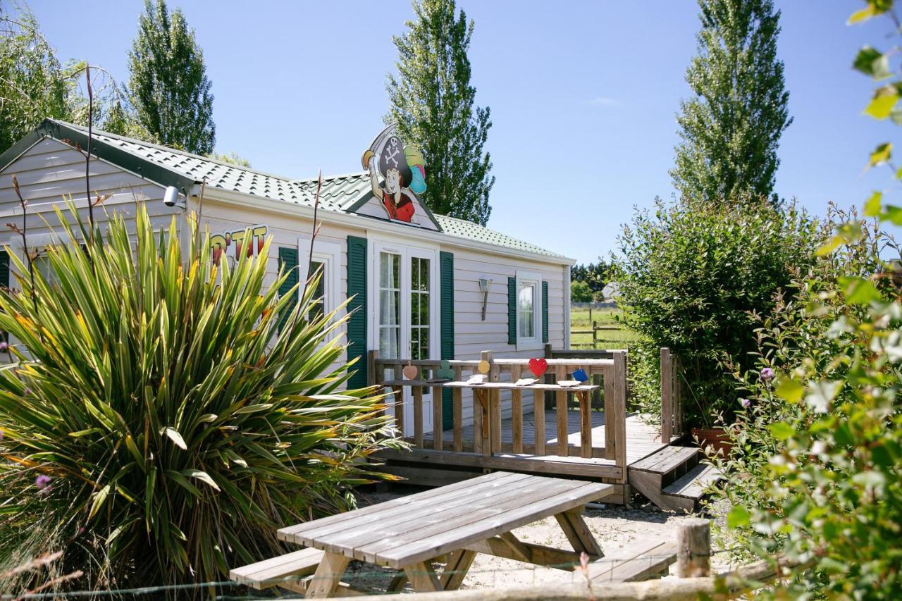 Camping Saint Michel Courtils Экстерьер фото